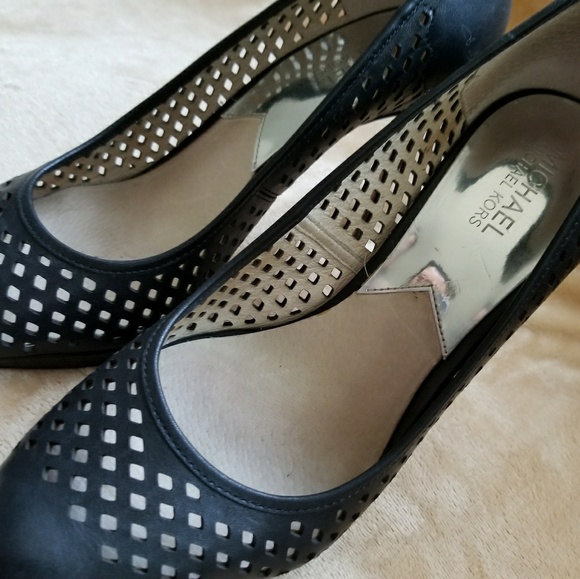 Michael Kors heels - Picture 2 of 3